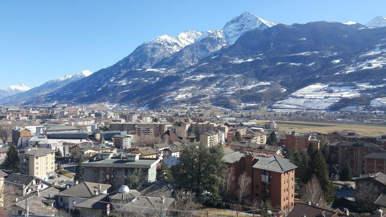 Casa Della Nonna Per Voi Parcheggio Gratuito Condizionatore Portatile Cir 0052 Aosta Bagian luar foto
