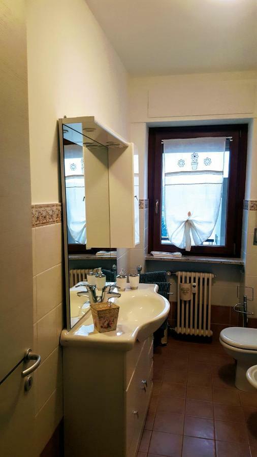 Casa Della Nonna Per Voi Parcheggio Gratuito Condizionatore Portatile Cir 0052 Aosta Bagian luar foto